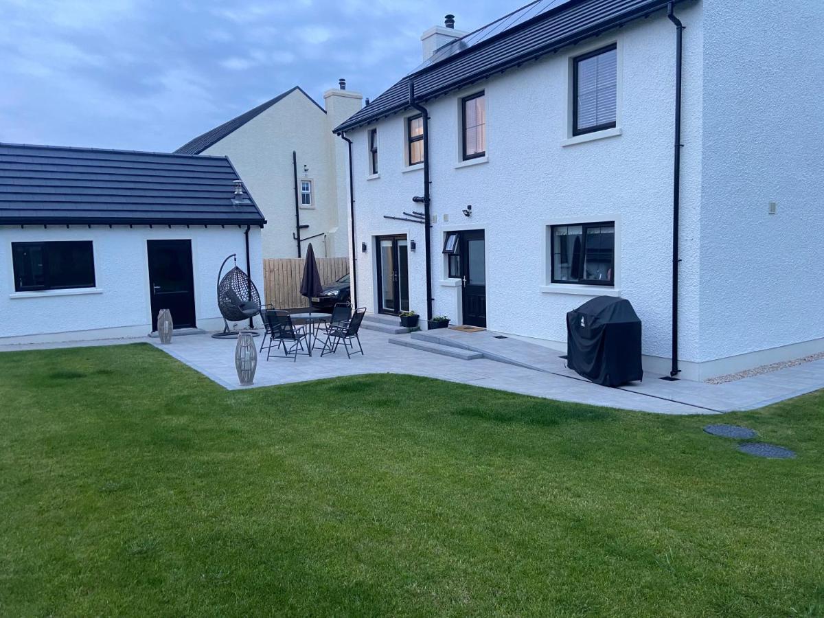 Beautiful Private Room And Bathroom Ballycastle Exterior foto